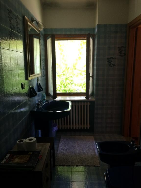 Fattoria Sequoia Bed & Breakfast Castagneto Po Bilik gambar